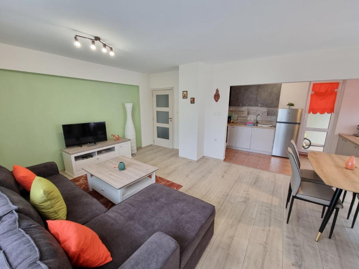 Flora - Beautiful *New* Apartment To The Beach ブルガス エクステリア 写真